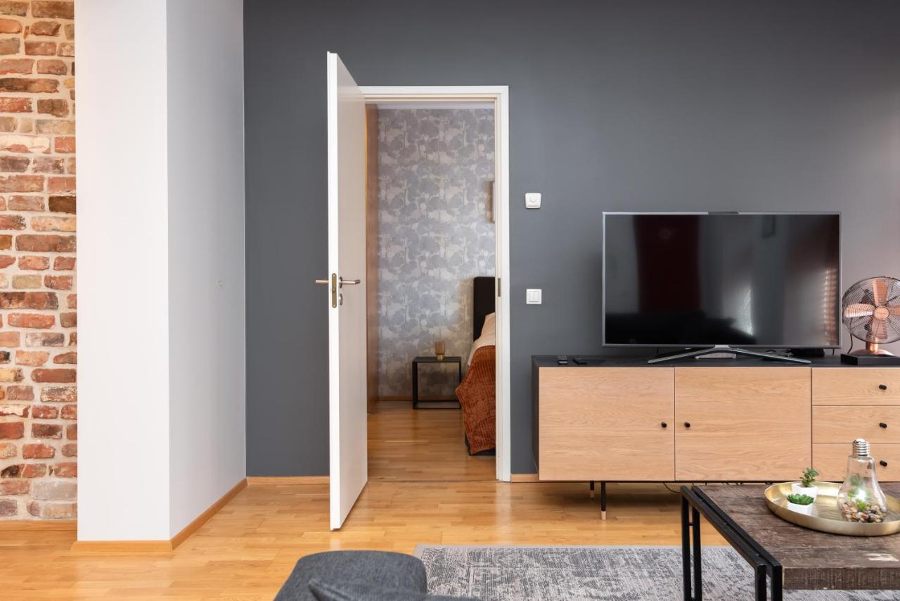 Stylish Apartment With Parking In Telliskivi Tallinn Extérieur photo