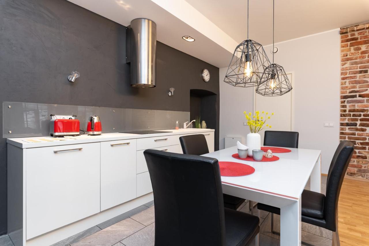 Stylish Apartment With Parking In Telliskivi Tallinn Extérieur photo